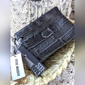 NWT 🖤 STEVE MADDEN 🖤QUILTED VEGAN/PU🐈‍⬛LEATHER🐈‍⬛LARGE  CONVERTIBLE WRISTLET